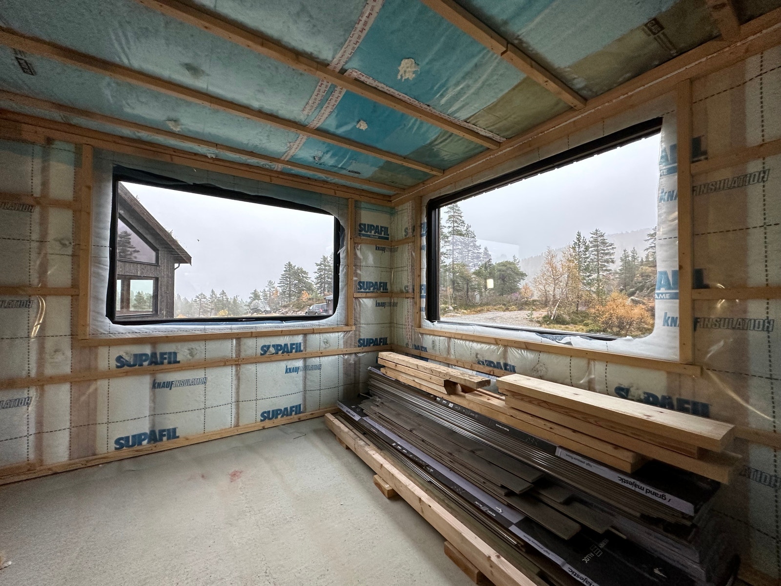 Spisestue/Kjøkken med utsikt Galleribilde