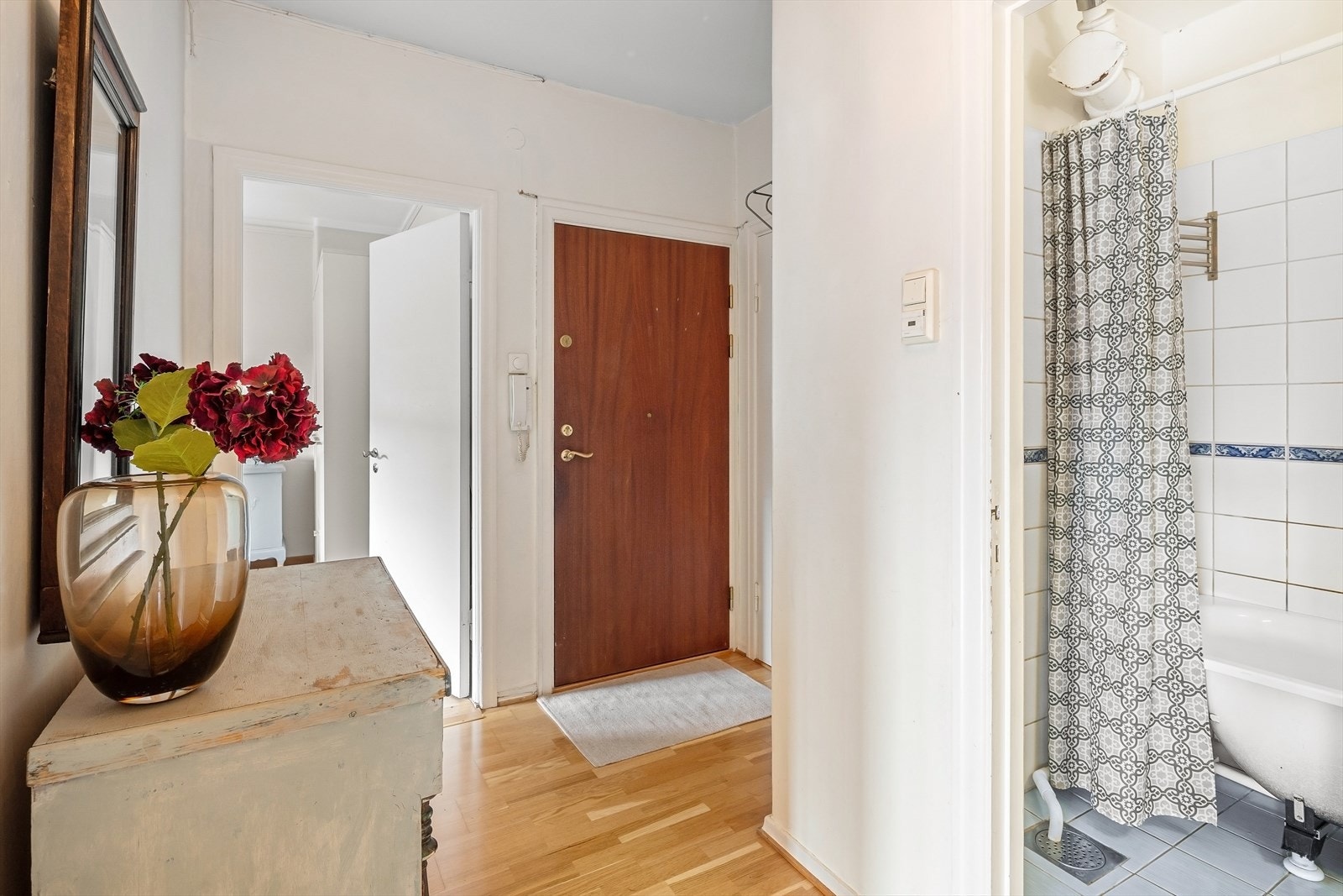 Gang, mot bad Galleribilde