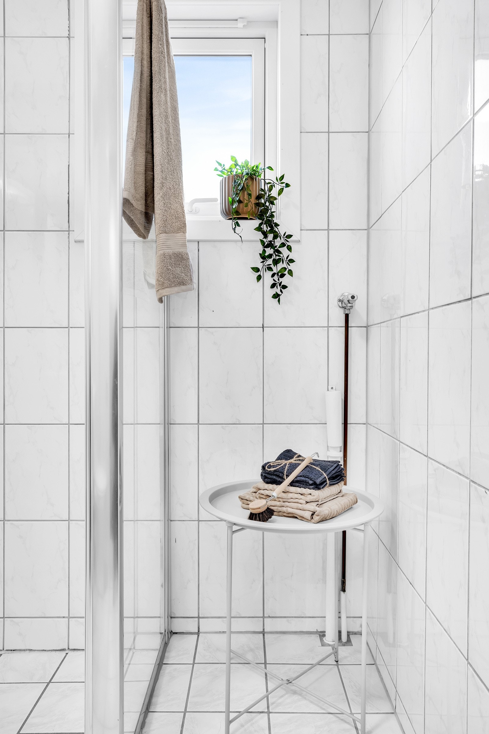 I hjørnet av rommet er det opplegg for smal vaskemaskin. Galleribilde