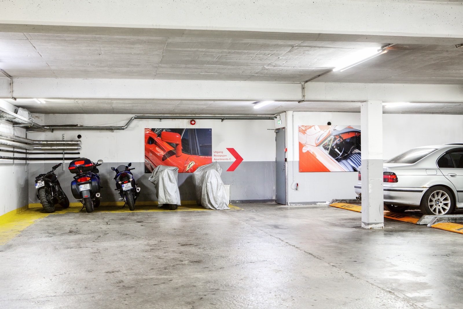 MC Parkering - Hvis du vil parkere og ha din egen plass, kontakt oss. Galleribilde