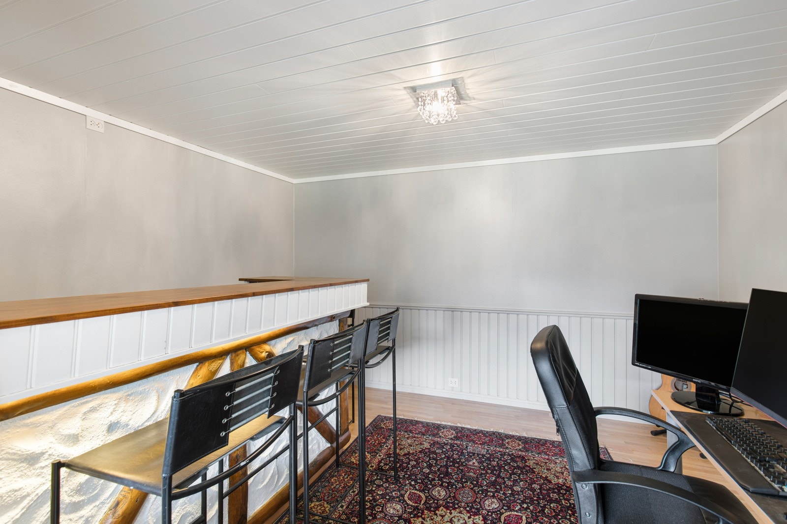 Alkove er innredet med bar. Galleribilde