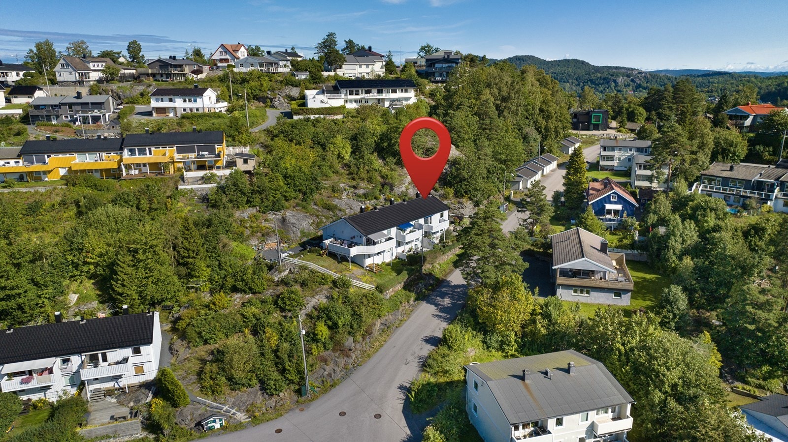 Området rundt eiendommen preges av fred og ro, og nærhet til naturen. Galleribilde