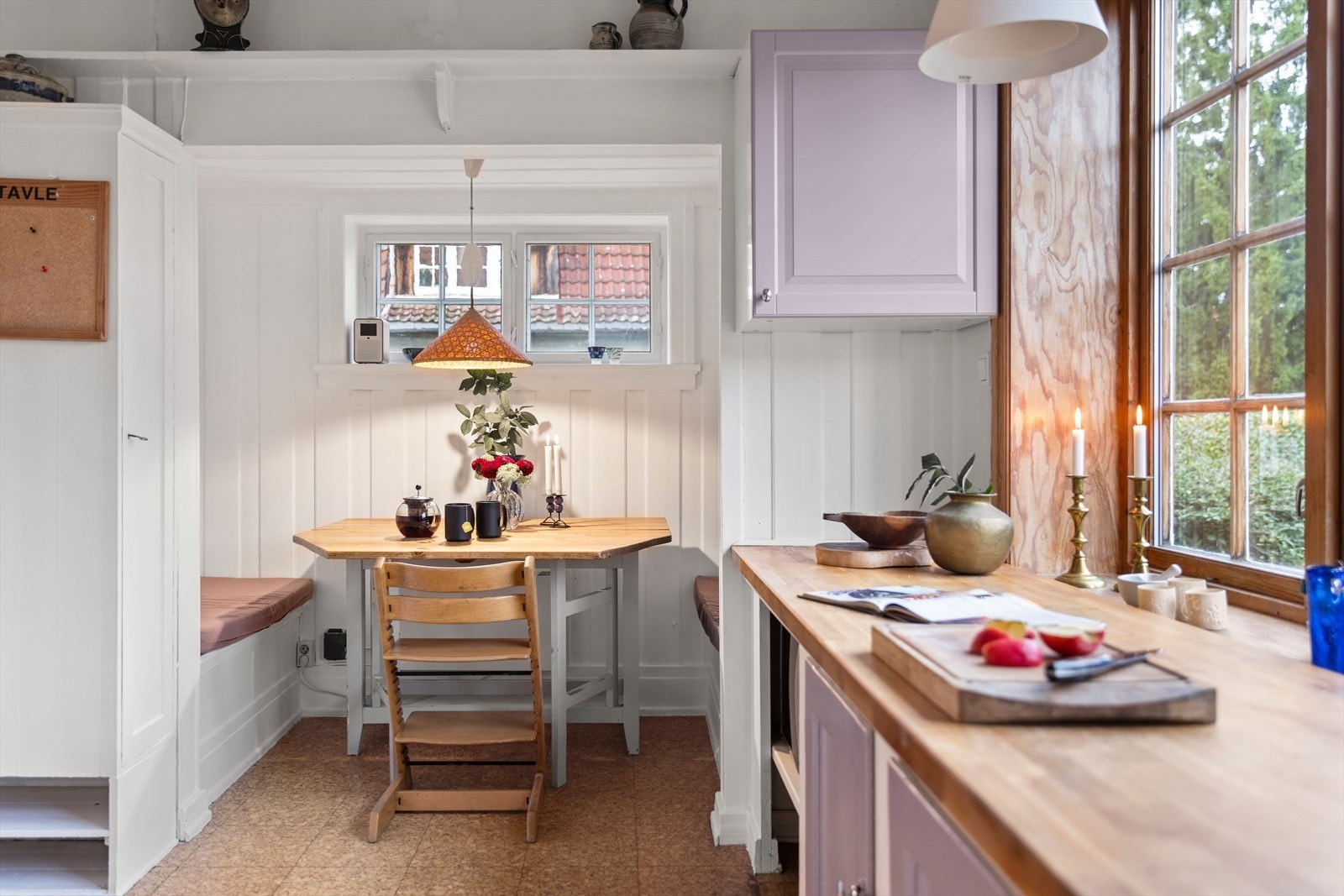 Original og sjarmerende spisekrok - perfekt for koselige familiemåltider. Galleribilde