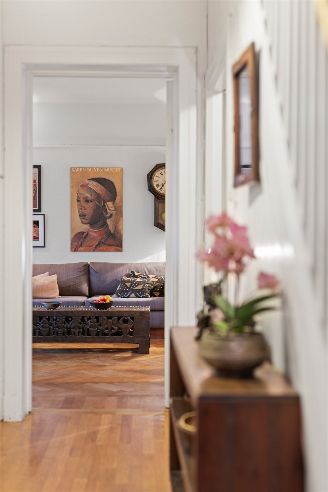 Detaljer | Fra entréen til stuen. Galleribilde