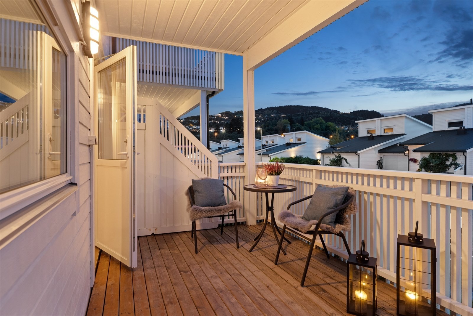 Heimdal Eiendomsmegling v/ Marius Kvalvik har gleden av å presentere Negardsgjerdet 40 - en stor og innbydende 3-roms andelsleilighet med gjennomgående planløsning. Galleribilde