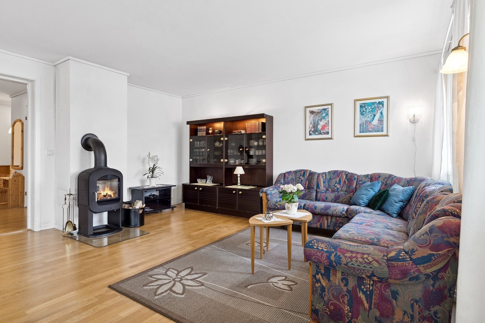 Med peisovn varmes boligen effektivt opp. Galleribilde