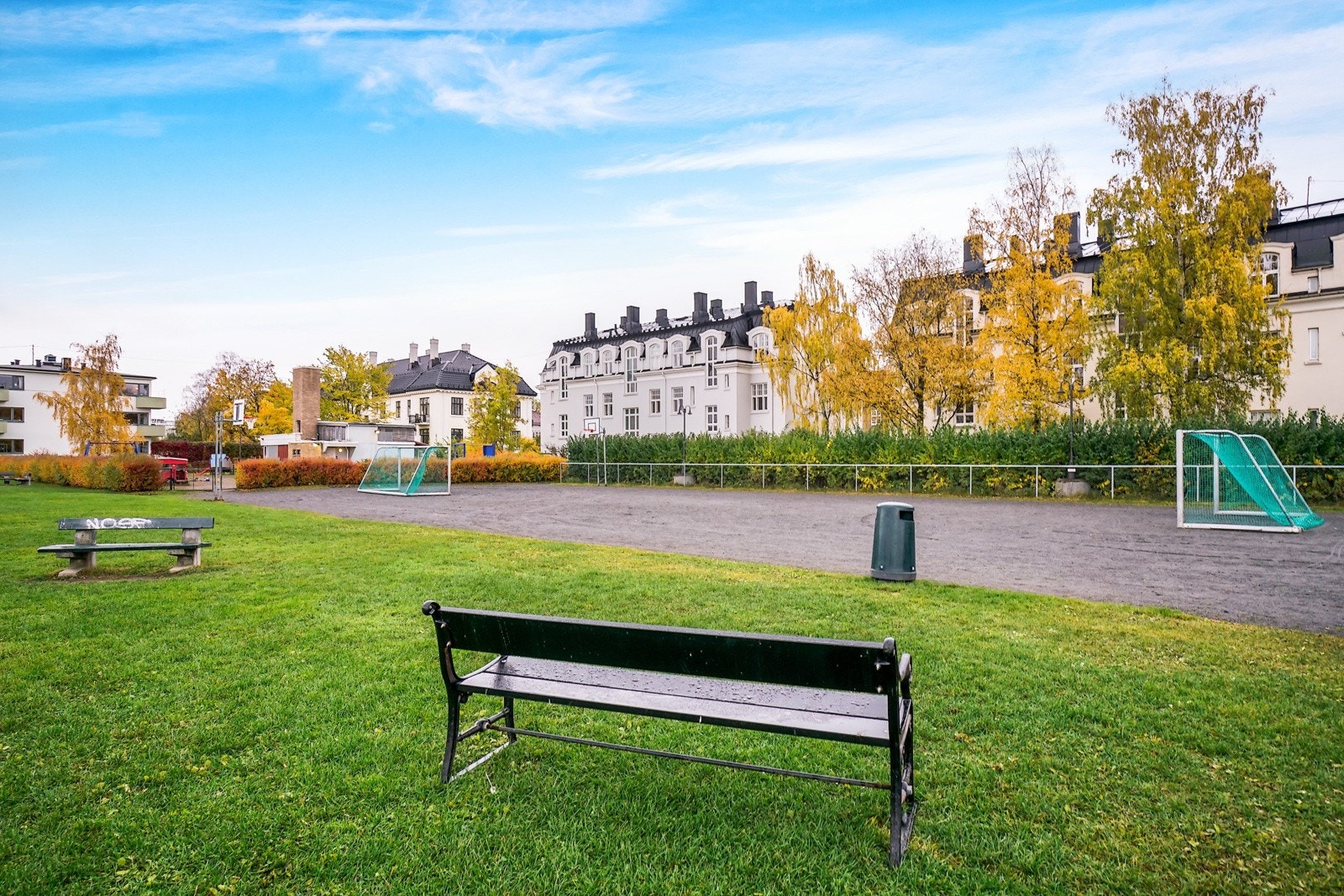 Idioten ligger et steinkast unna boligen. Galleribilde
