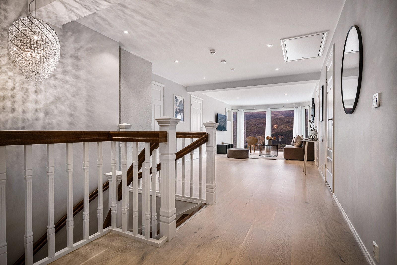 Trappen i entréen tar deg opp til boligens 2. etasje. Galleribilde