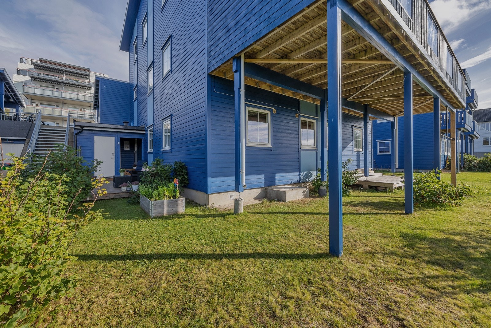 Fra plenen har du direkte adkomst til friarealer og lekeplass Galleribilde