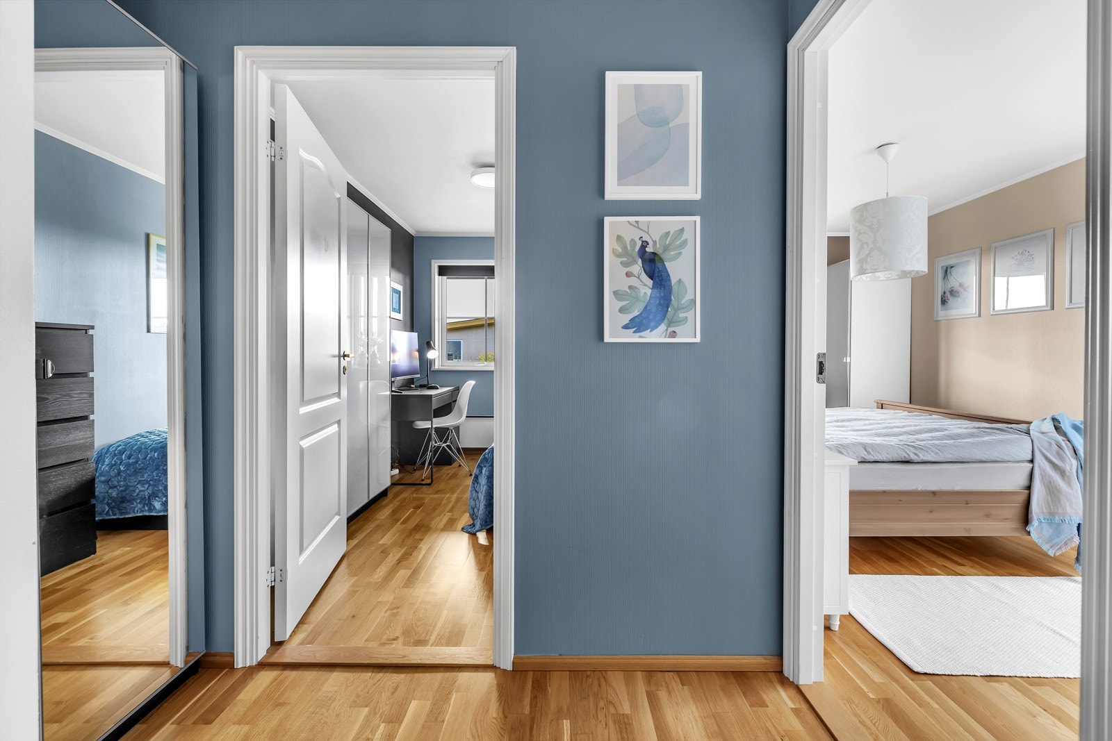 TV-stua knytter sammen samtlige soveorm i boligen Galleribilde