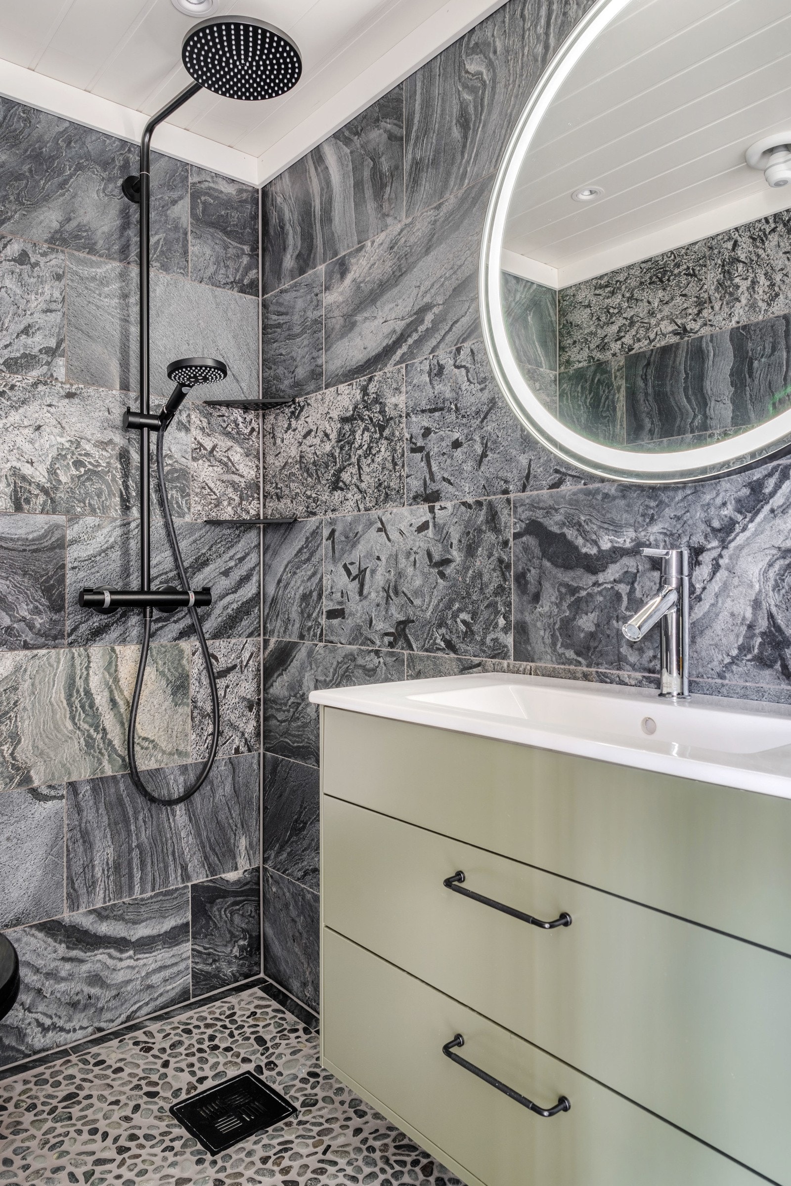 Bad - Uthus/anneks Galleribilde