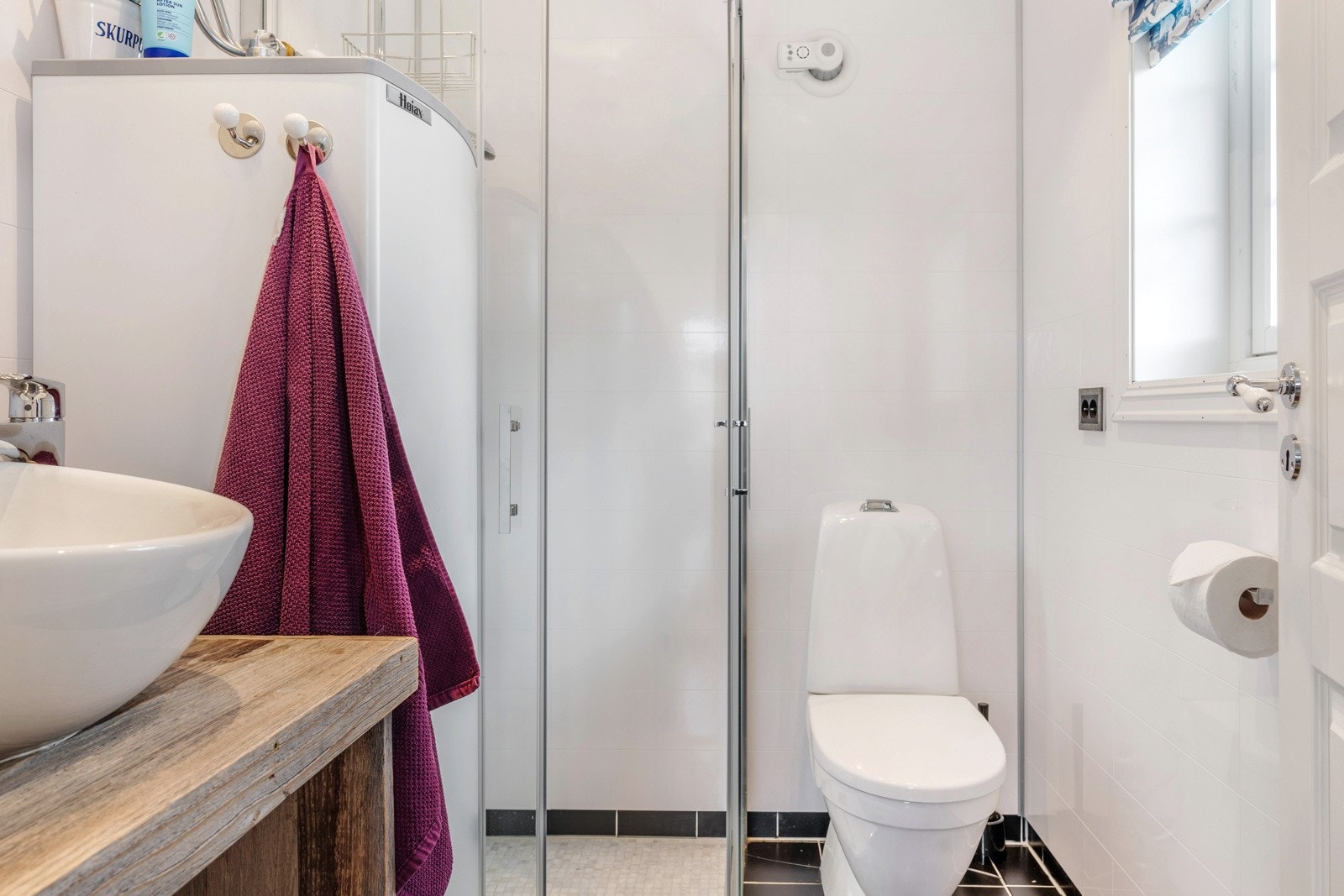 Bad, sjøbod Galleribilde