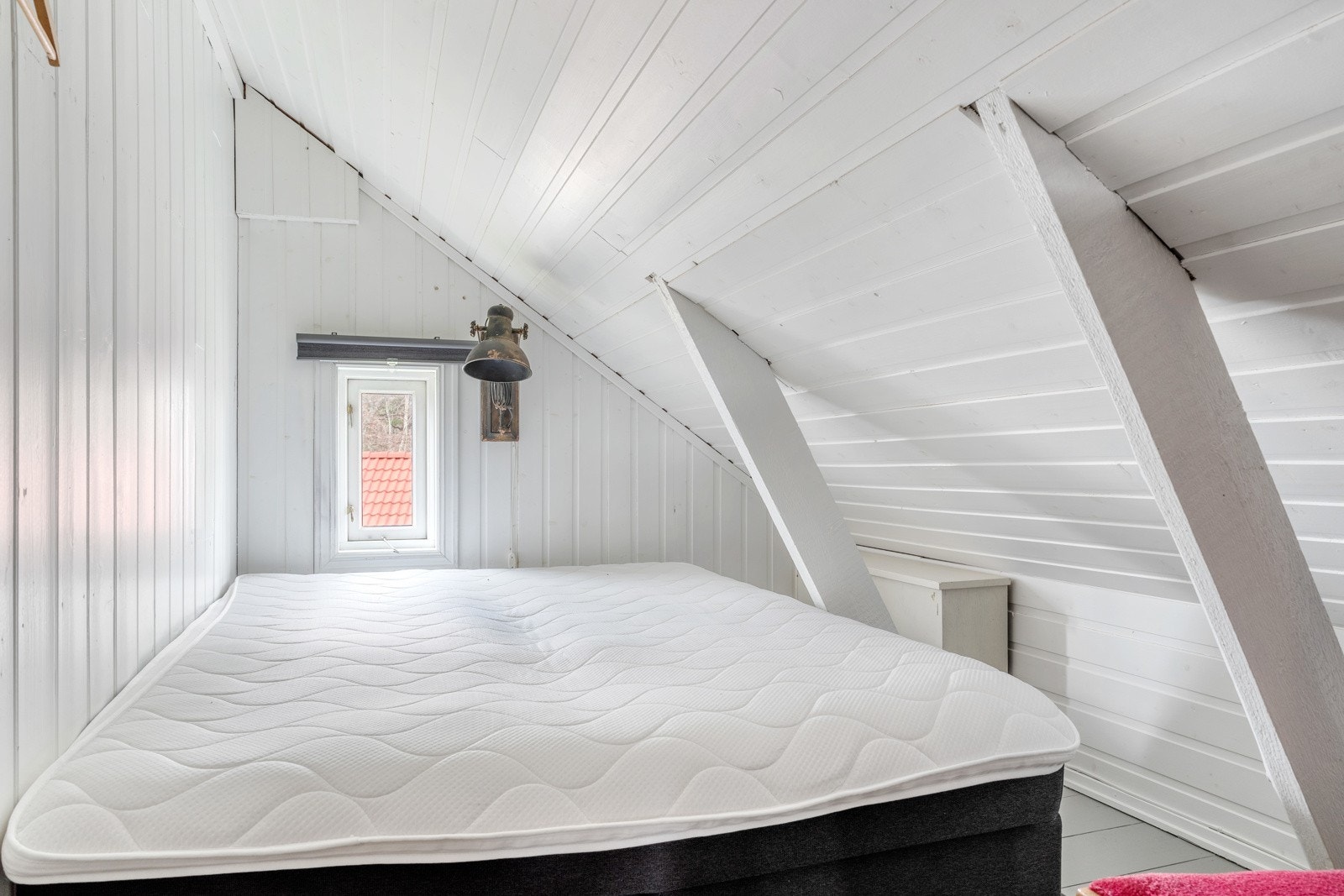 ett av fire soverom i hovedhus Galleribilde