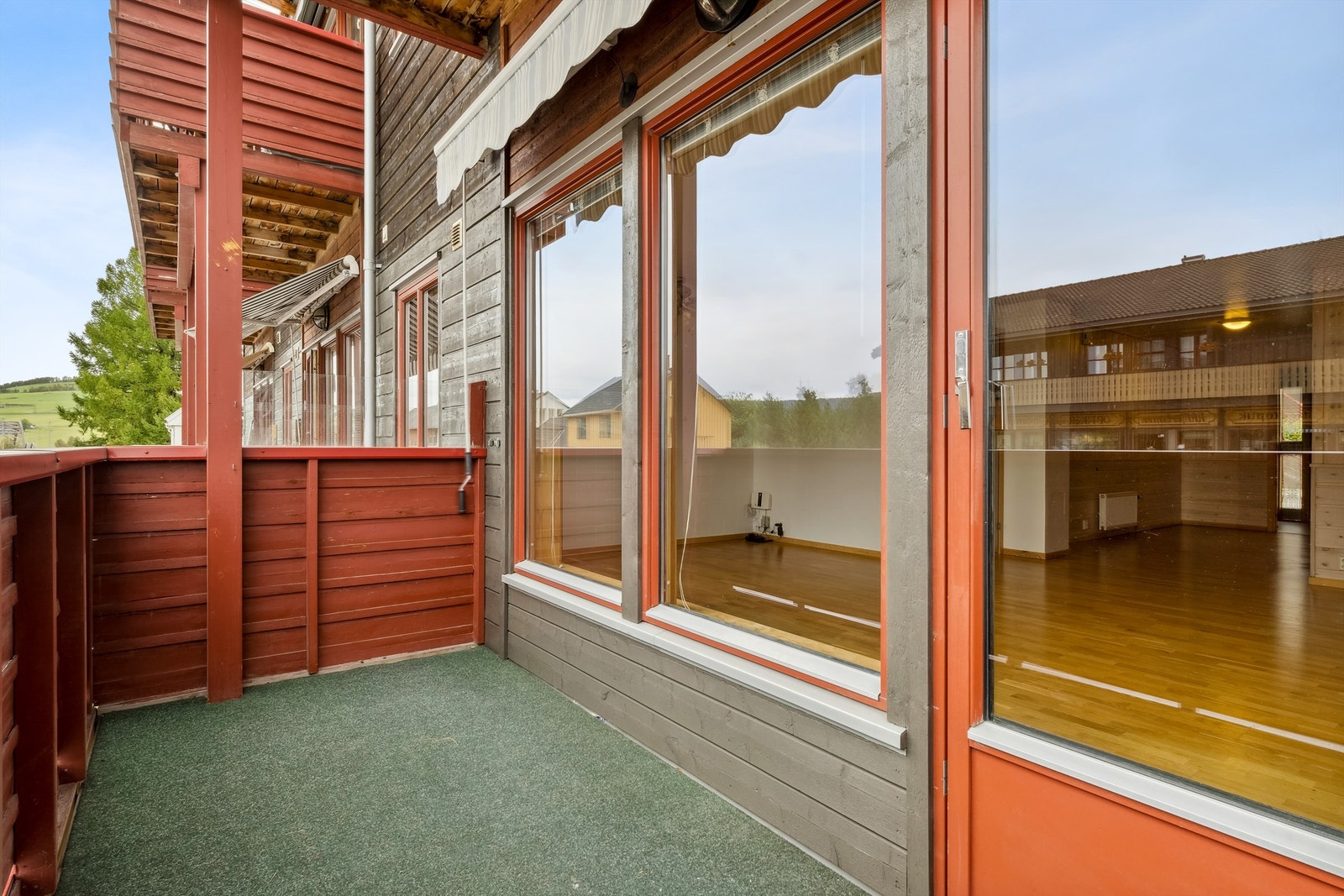 Balkong utenfor stuen Galleribilde