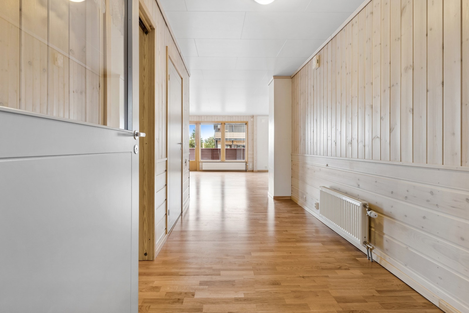Entré/gang med god plass til garderobeløsning Galleribilde