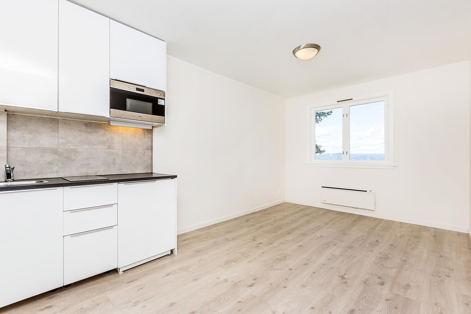 Godt med skap- og benkeplass Galleribilde