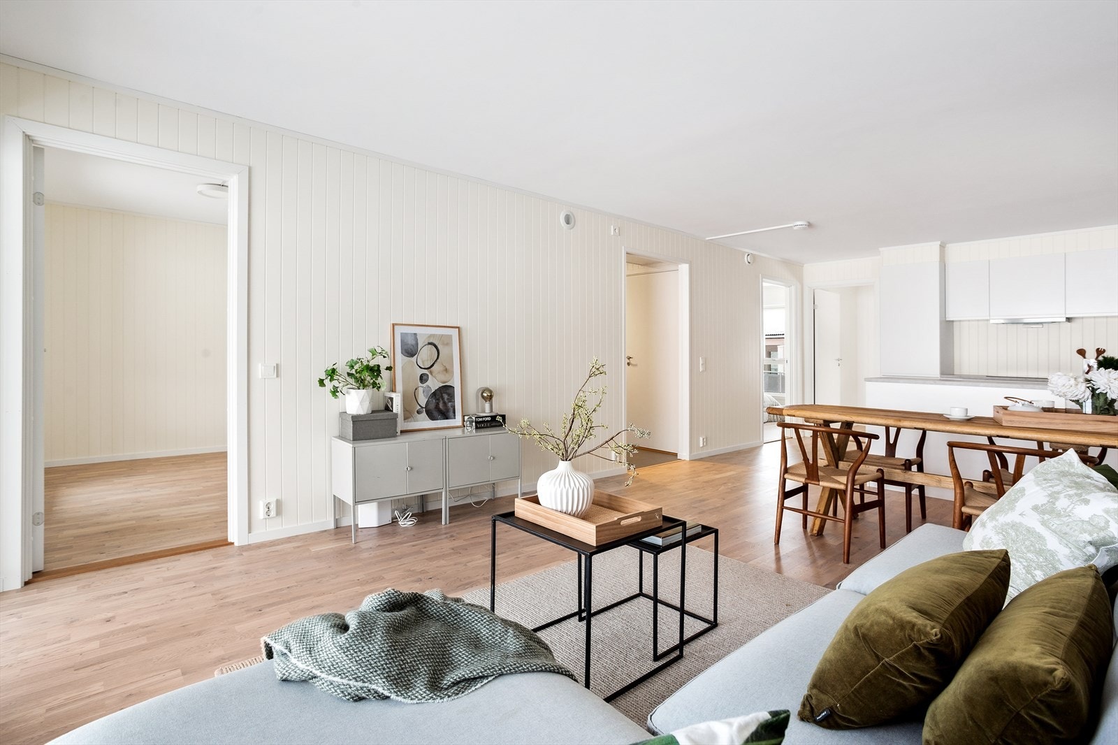 Godt oppholdsareal i leiligheten, som leger fint til rette for hyggelige sammenkomster. Galleribilde