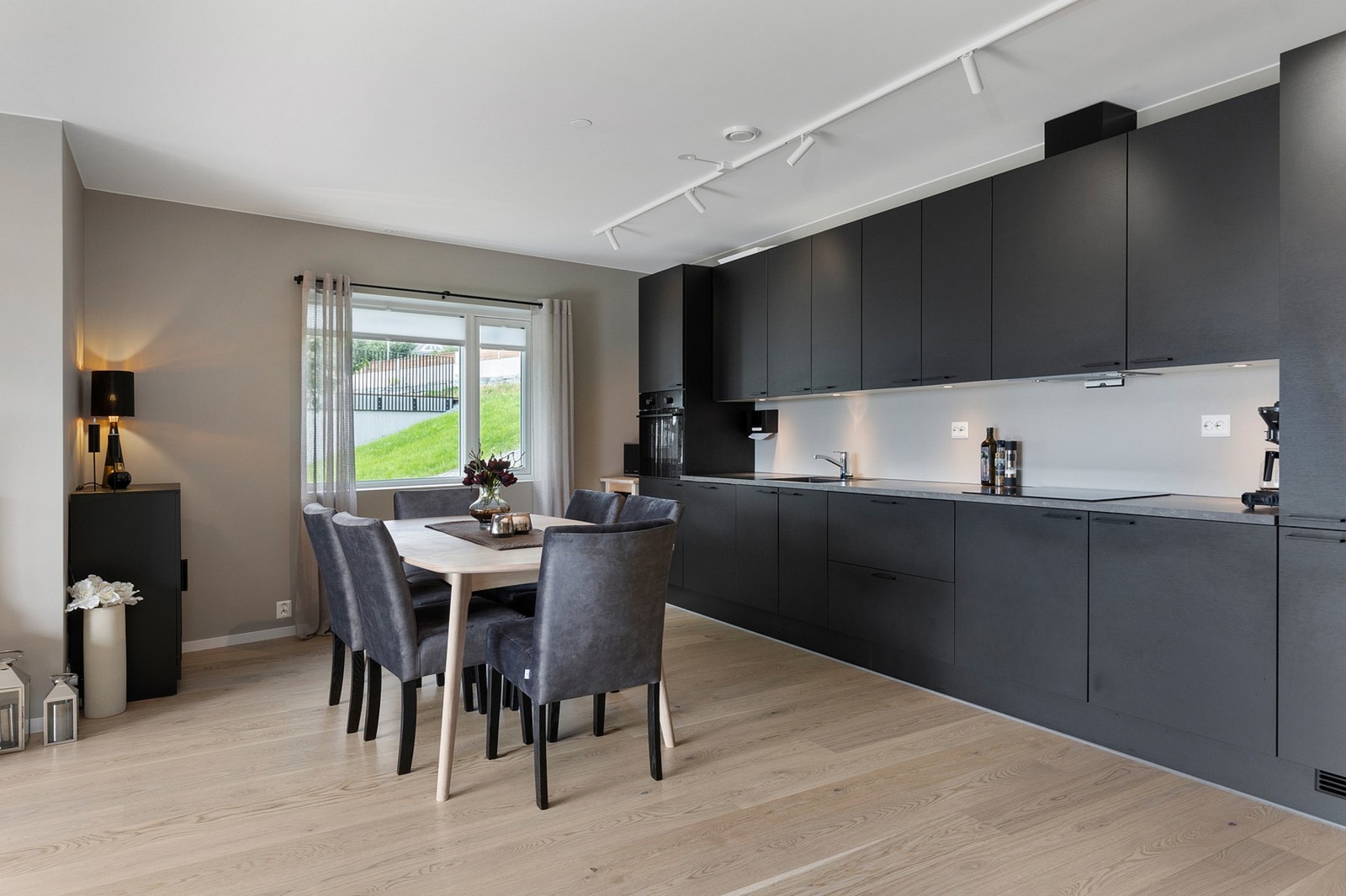 Delikat kjøkken som har fått tilstandsgrad 0 av takstmann. Galleribilde