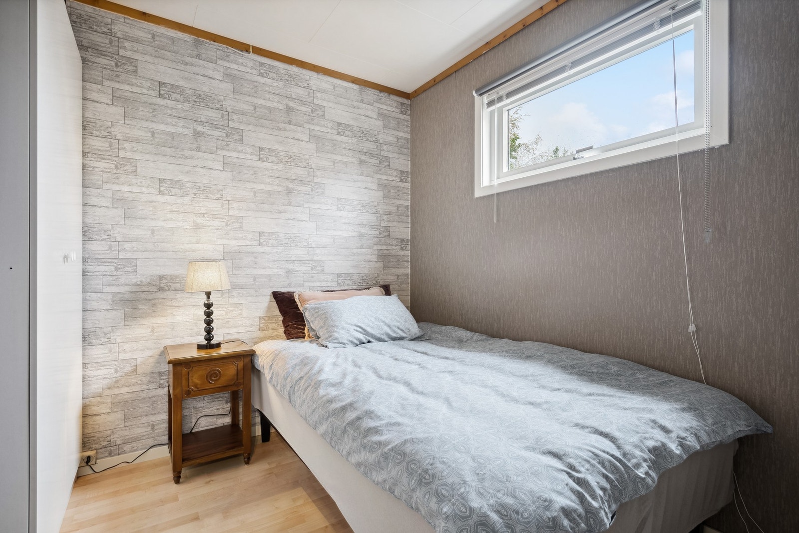 Rom som i dag er innredet som soverom(Ikke godkjent for varig opphold, se punkt ferdigattest) Galleribilde