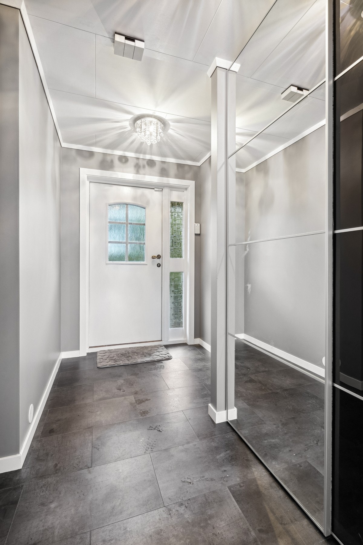 Hyggelig entré som ønsker deg velkommen inn! Galleribilde