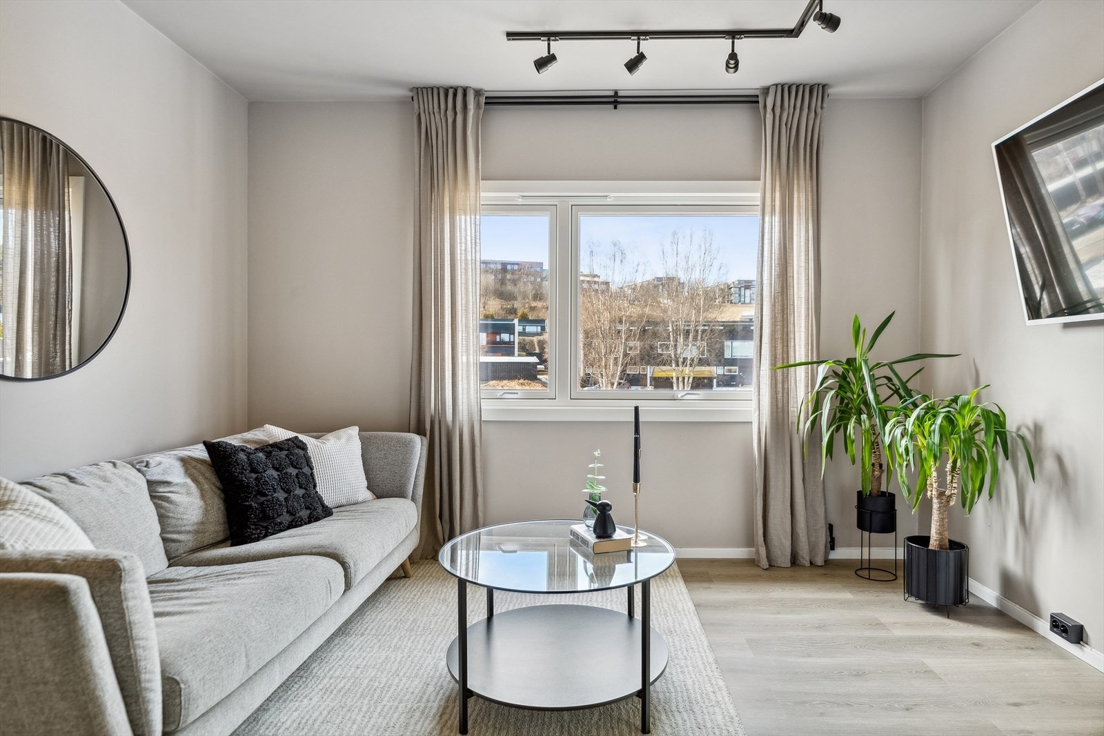 Velkommen til Karolinerveien 3B - En innbydende og påkostet 2-romsleilighet med sentral beliggenhet på Havstein. Galleribilde