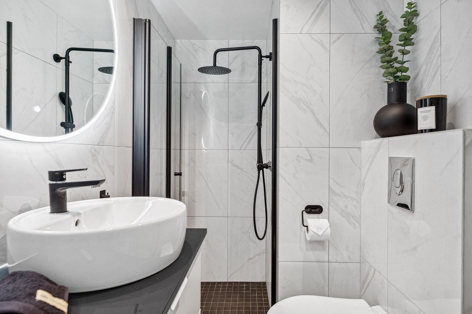 Renoveringen av badet ble gjort av fagfolk. Galleribilde