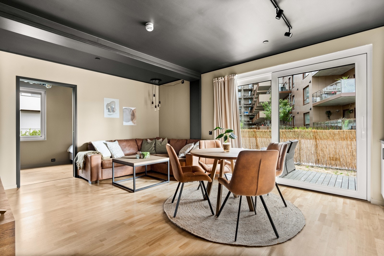 Velkommen til Astrids vei 2, presentert av Schala & Partners ved Jannik Holm, tlf. 916 51 902. Galleribilde