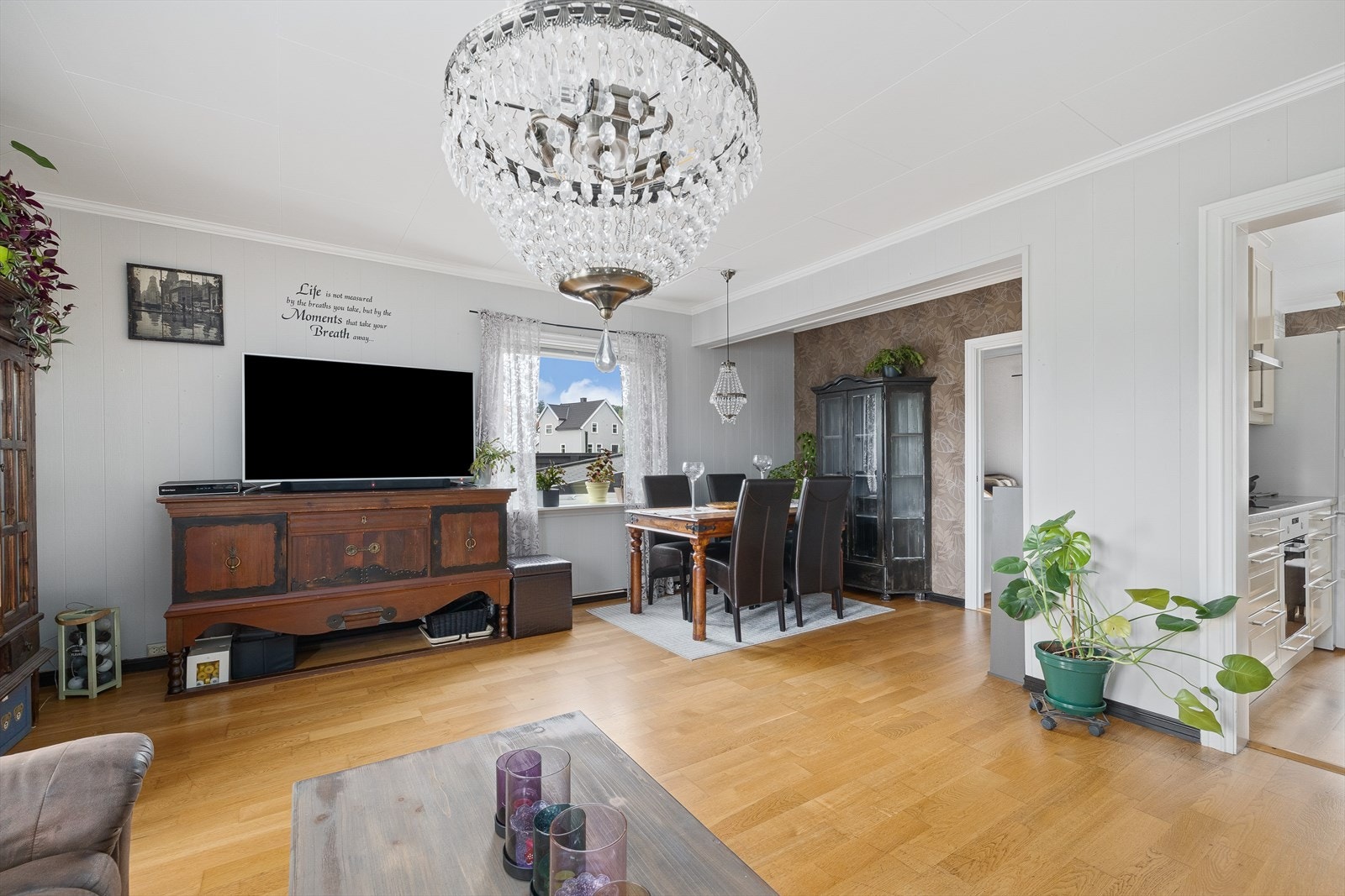 Stue med plass for spisestue Galleribilde