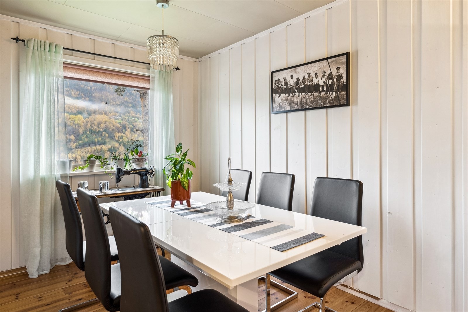 God plass for spisebord også på stuen. Galleribilde