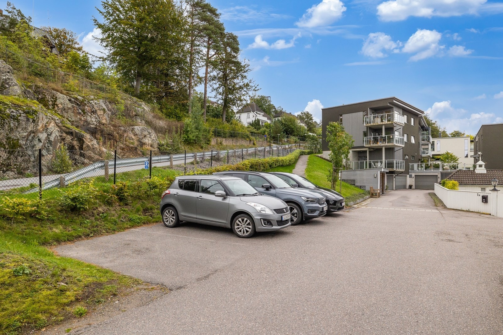 Pene fellesarelaer med gjesteparkeirng Galleribilde