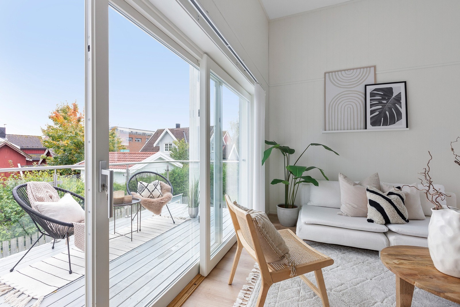 Stue med utgang til balkong. Galleribilde