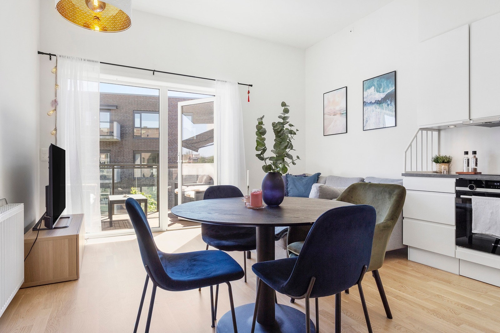 Velkommen til Mellomila 57B - En lys og moderne selveierleilighet fra 2018. Galleribilde