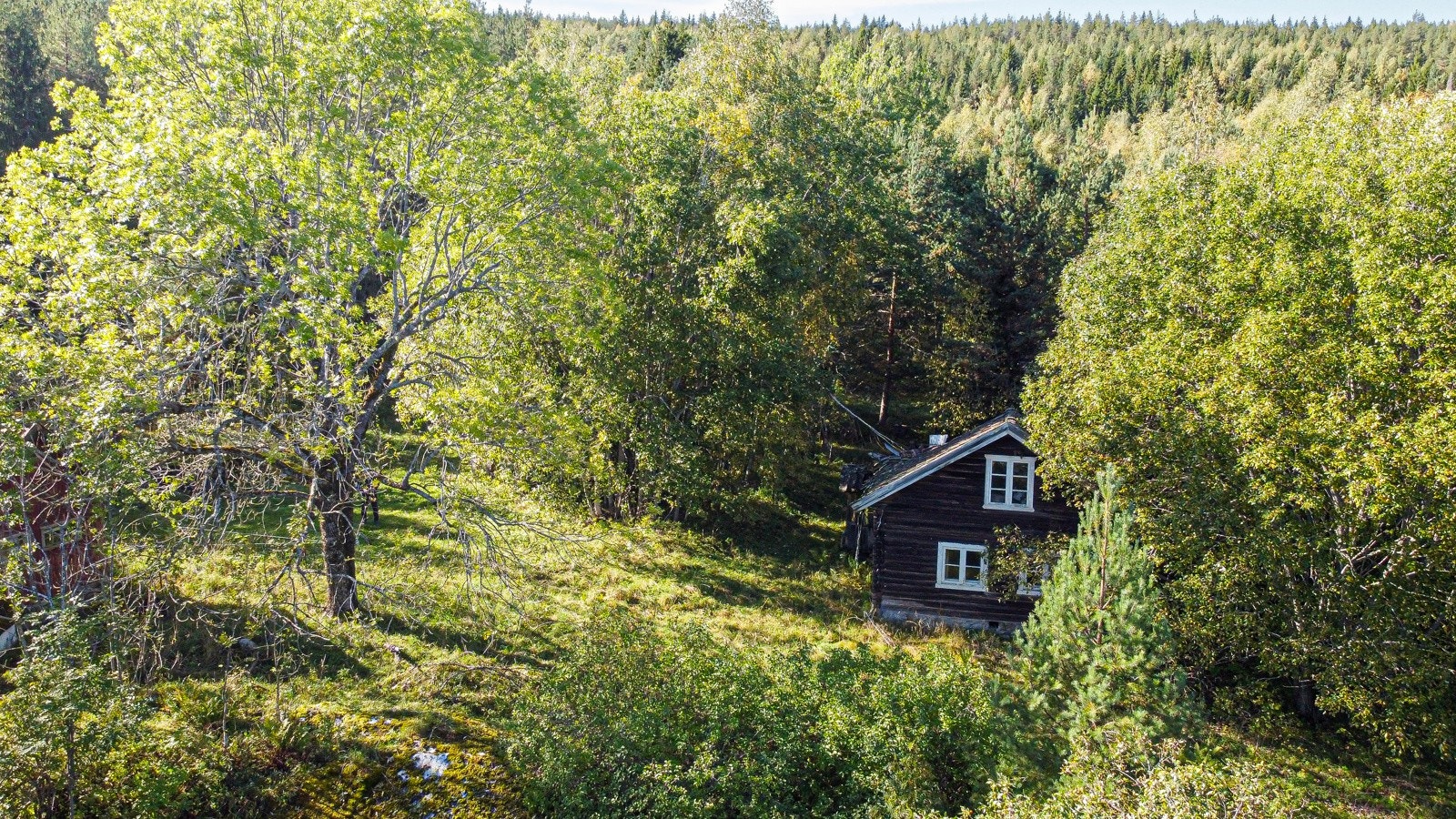 Eiendommen er uregulert, og er i kommuneplanen avsatt til LNFR-område. Mindre del av eiendommen er avsatt til "Høyspenningsområde", "Forbud i områder inntil 100 meter langs vassdrag" og "Bruk og vern av sjø og vassdrag med tilhørende strandsone". Galleribilde