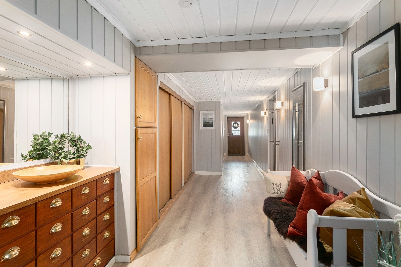 Entré/hall med vannbåren gulvvarme (jordvarme) Galleribilde