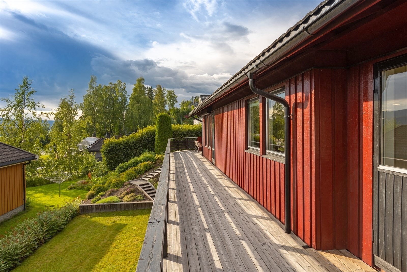 Bred og fin veranda i huset lengde Galleribilde