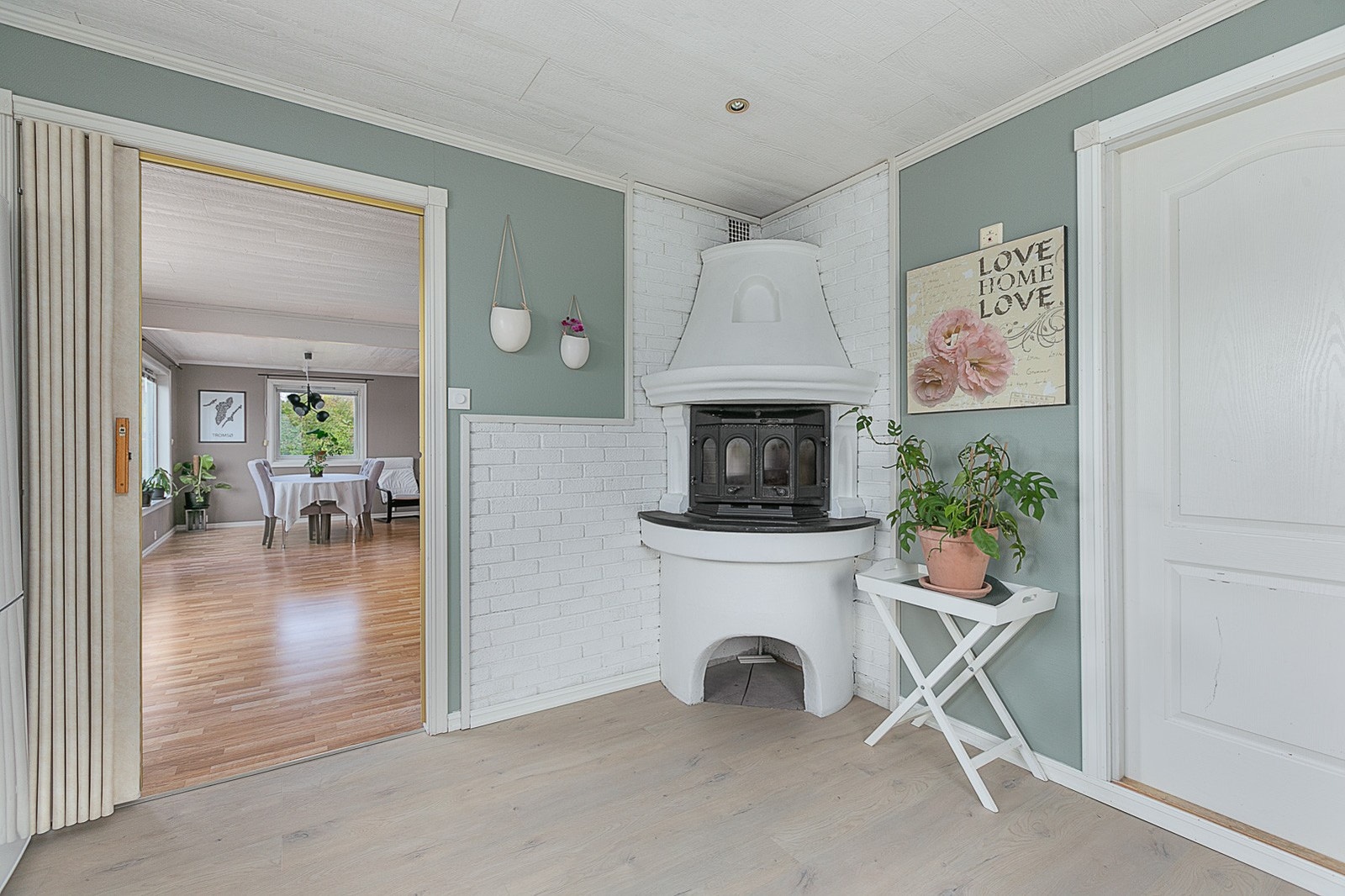 Pent ildsted på kjøkkenet. Galleribilde