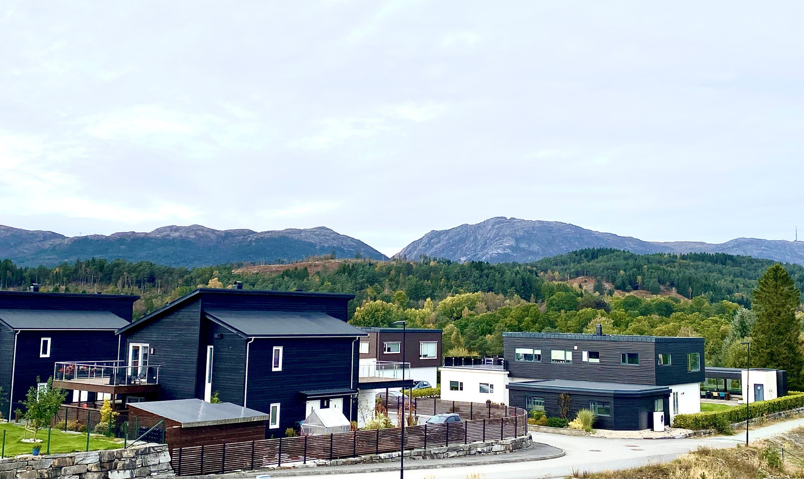 Utsikt mot Stordfjellet fra tomtefeltet