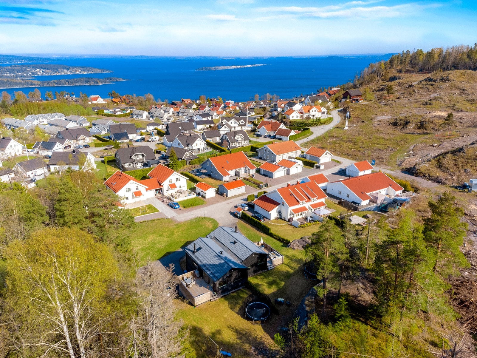 Boligen ligger innrest i blindvei så her er det trygge forhold for barna Galleribilde