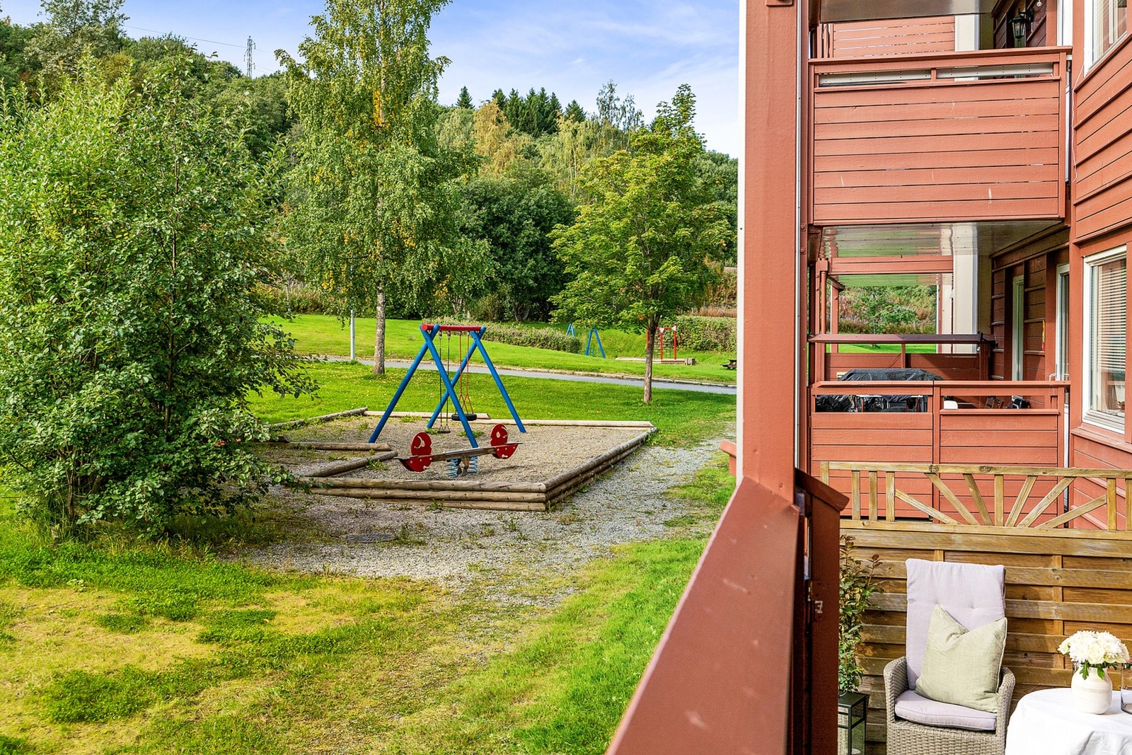 Flotte grøntområde, lekeplasser og turmuligheter i nærområdet. Galleribilde