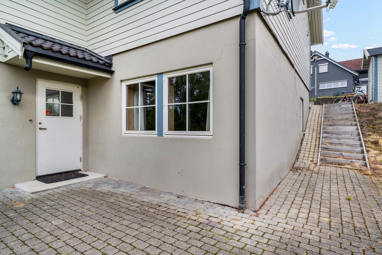 Inngang leilighet mot sør. Galleribilde