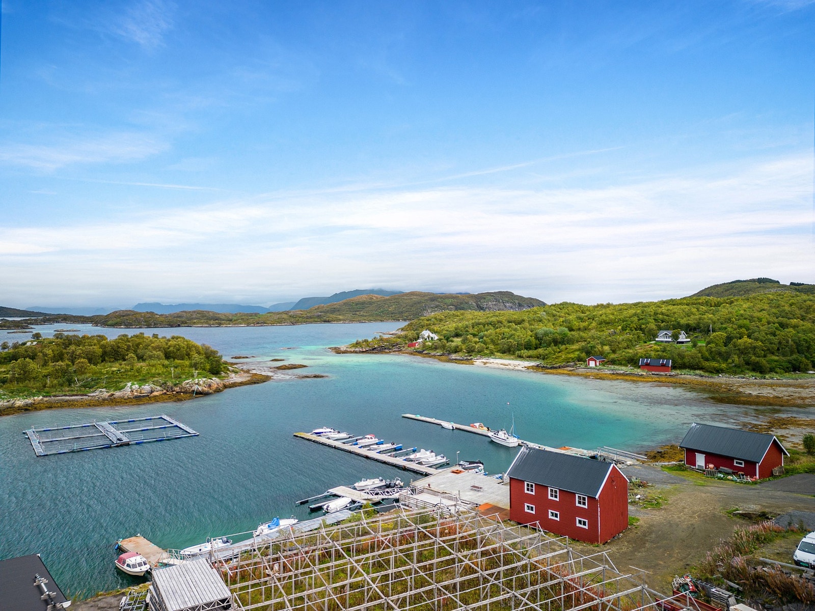 Velkommen til denne spennende eiendommen på Bjarkøy! Galleribilde