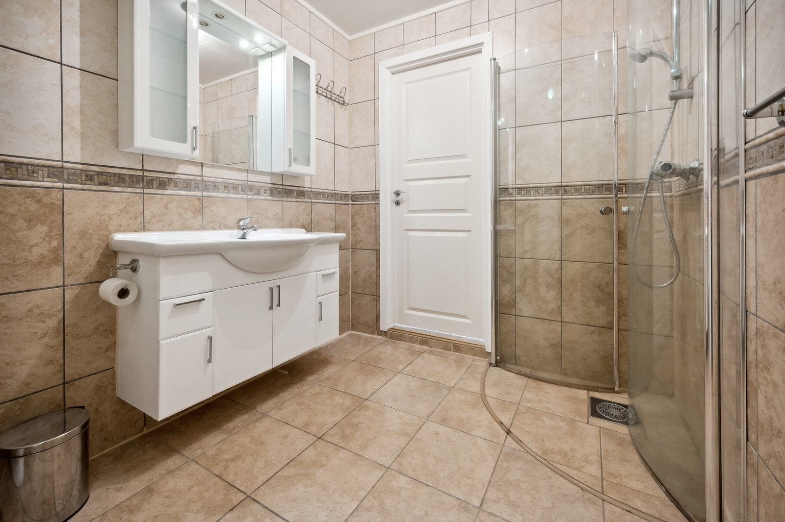 - Badet ble pusset opp i 2008 og fremstår som innbydende. Galleribilde
