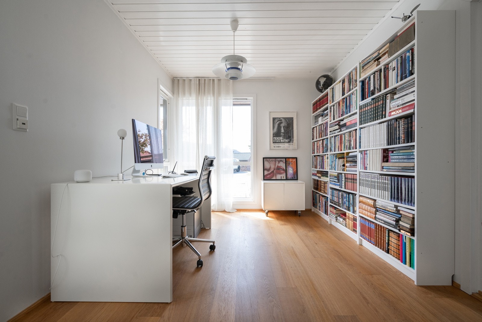 Et arbeidsrom, eller en stue for de yngre. Galleribilde