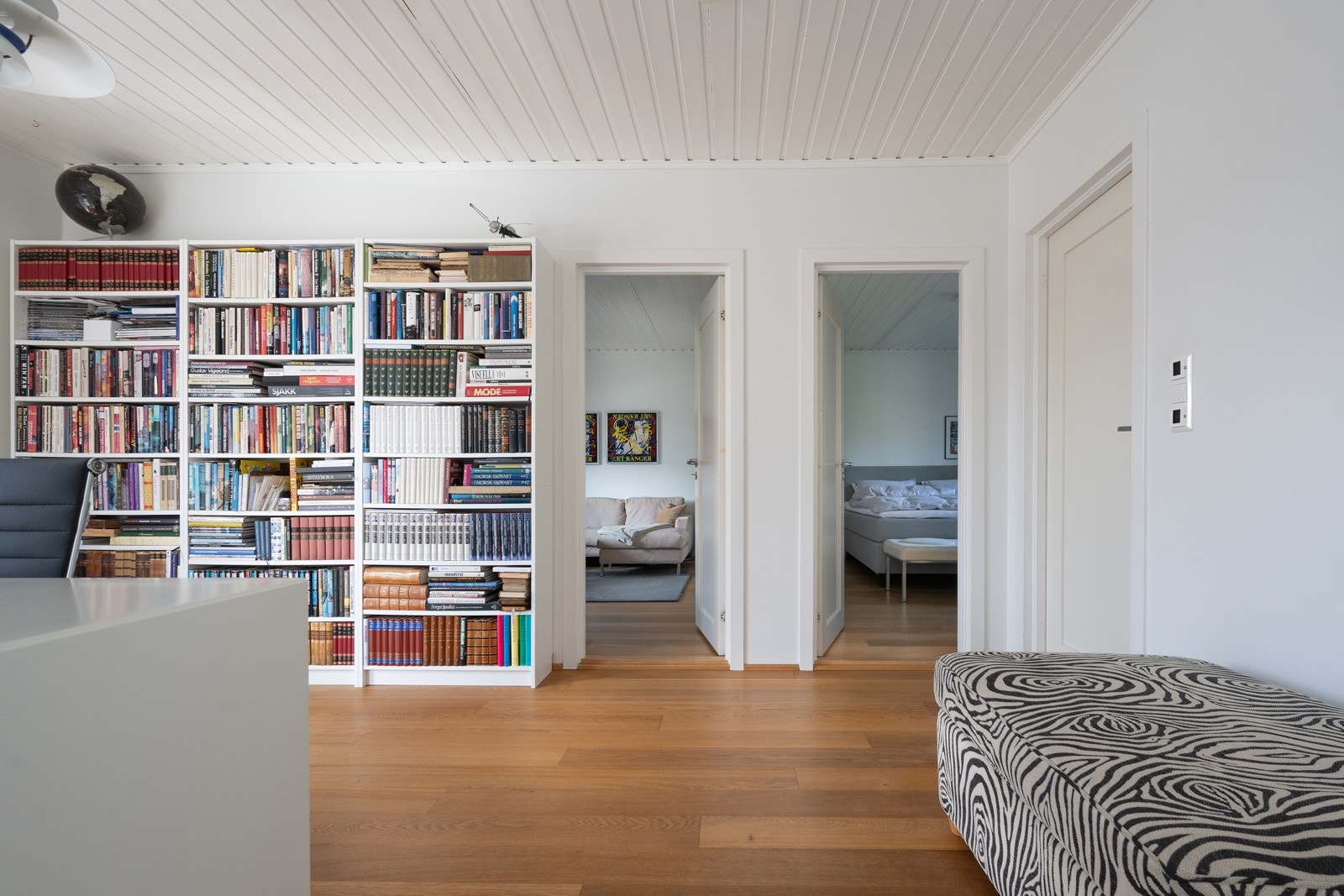 I nordenden ligger en egen avdeling, med en liten ungdomsstue/arbeidsrom, to soverom og bad nr 2. Galleribilde