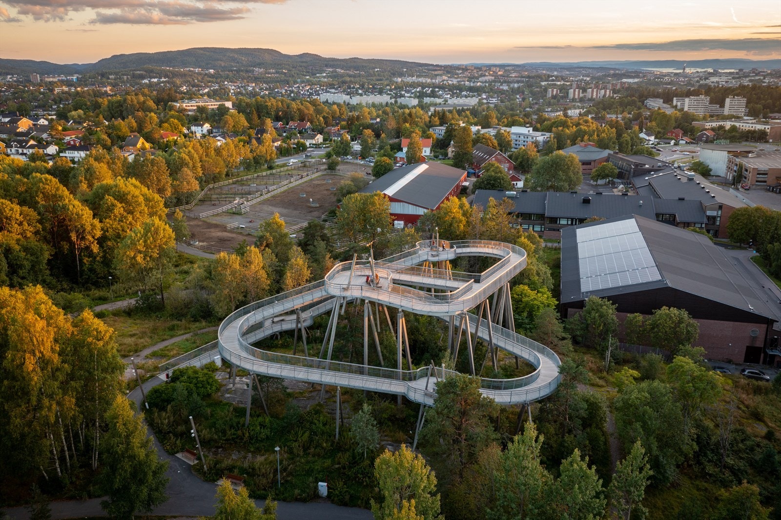 Utsiktstårnet på Stovner. Galleribilde