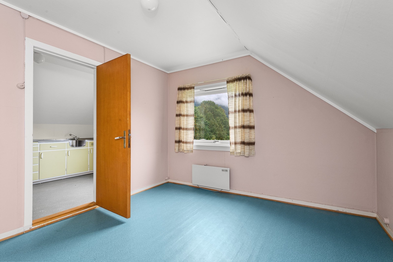 Soverom på loft Galleribilde