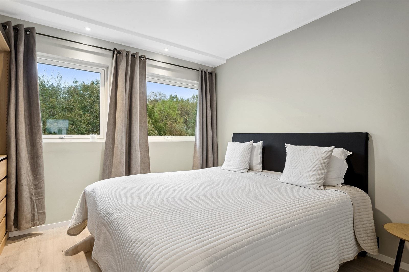 Hovedsoverommet er ca 10,5 m². Galleribilde