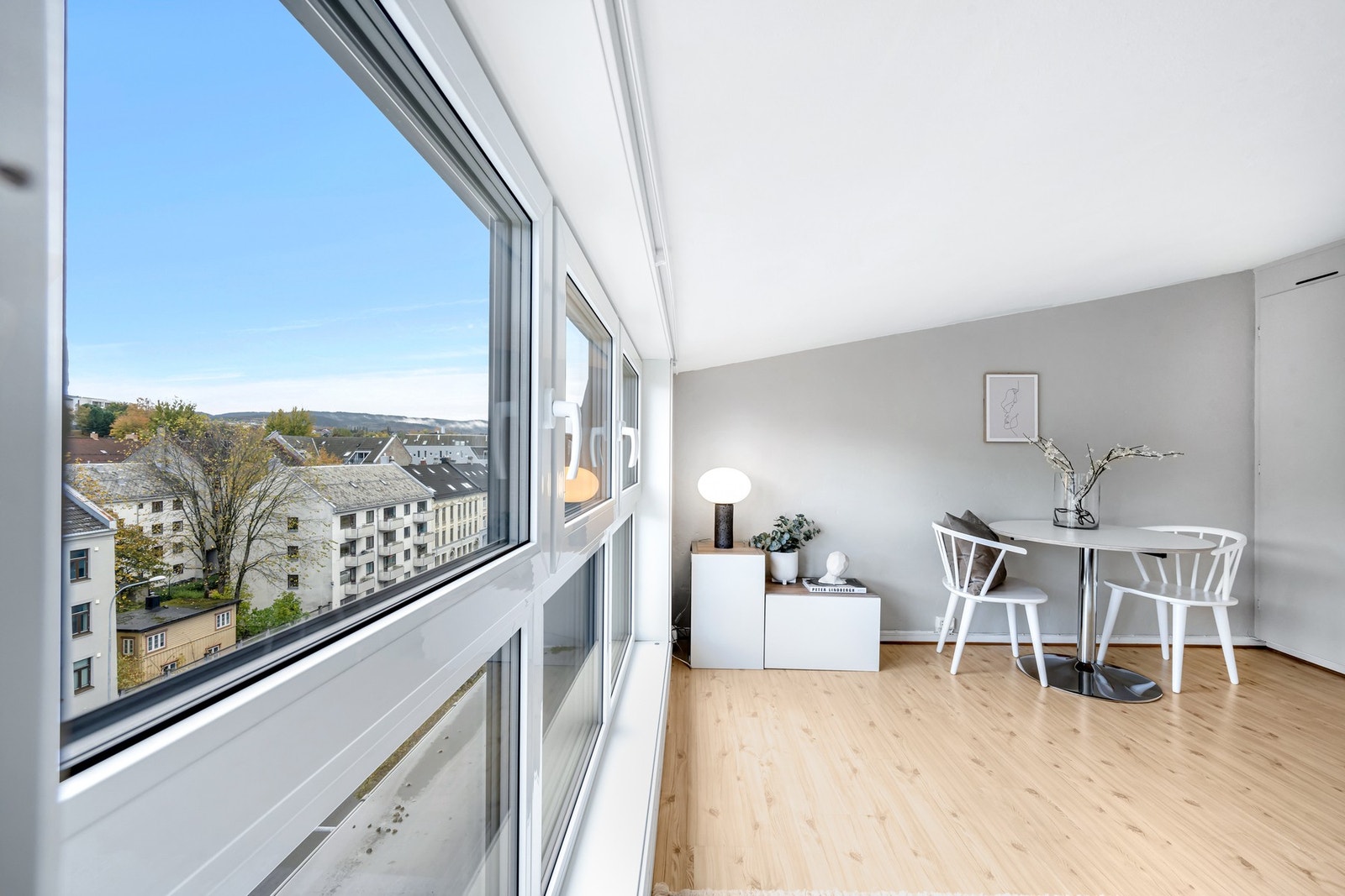 Det er vedtatt av borettslaget at hyblene kan ombygges slik at de får eget bad og kjøkken. Galleribilde