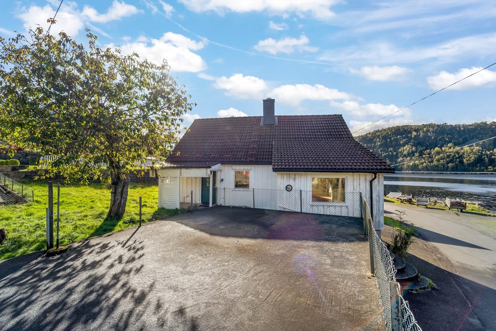 Uteområde over garasjen Galleribilde