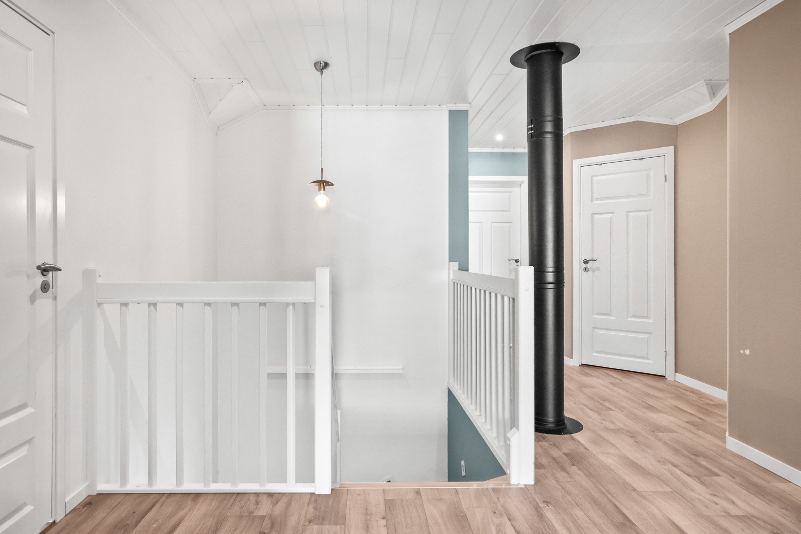 Trapperom på loftet Galleribilde
